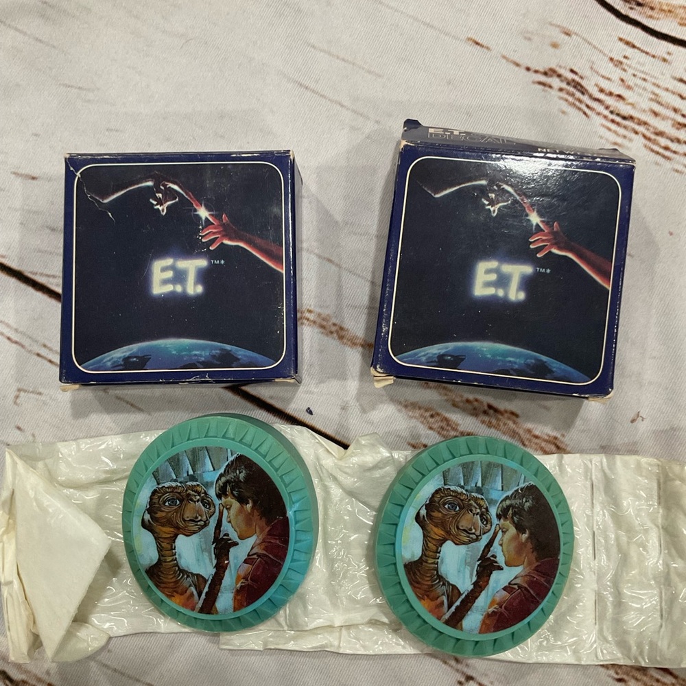 1983 AVON E.T. AND‎ ELLIOT DECAL SOAP